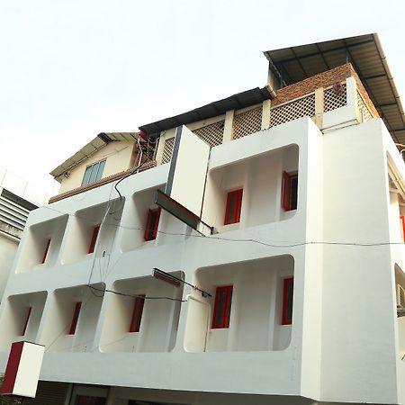 Oyo 6712 Hotel Malabar House Kochi Exterior photo