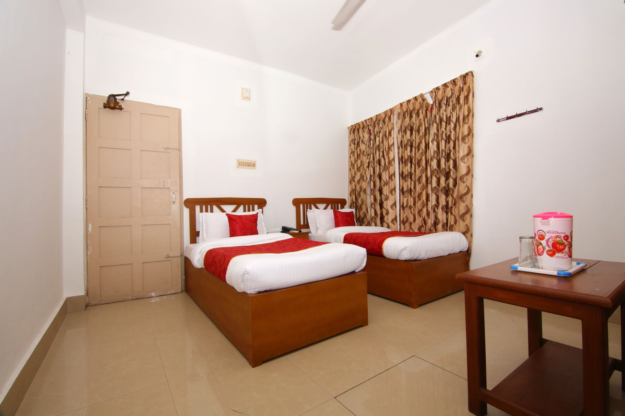 Oyo 6712 Hotel Malabar House Kochi Exterior photo